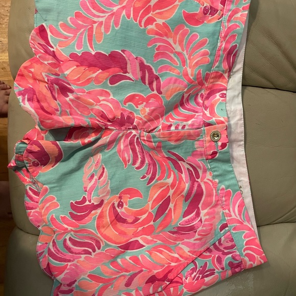Lilly P Women's Shorts size 12 - Picture 1 of 4